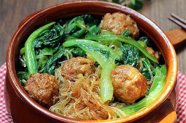 Miến Xào Thịt Viên Cải Xanh