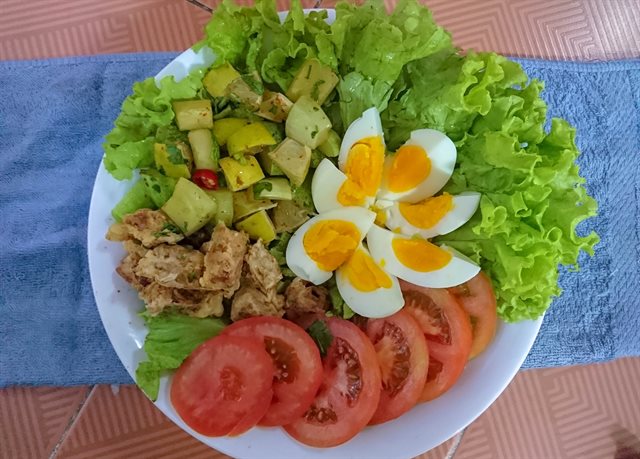 Salad Thịt Xông Khói Sốt Thái