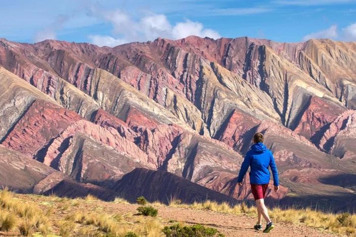 'Thung lũng cầu vồng' đẹp mê hoặc ở Argentina - Báo Tri thức &amp; Cuộc sống