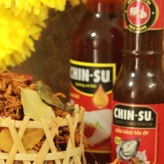 Cuối cùng, khi khô gà nguội thì bảo quả trong hộp và túi kín, tránh làm gà mềm đi. Khi ăn có thể vắt thêm ít nước cốt chanh hoặc tắc để bắt miệng hơn. Khô gà cà ri mới lạ dùng ăn vặt hay để làm mồi nhậu đều rất tuyệt nha. Chúc mọi người thành công!