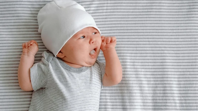 Có nhiều dấu hiệu em bé đang đói để cha mẹ nhận biết