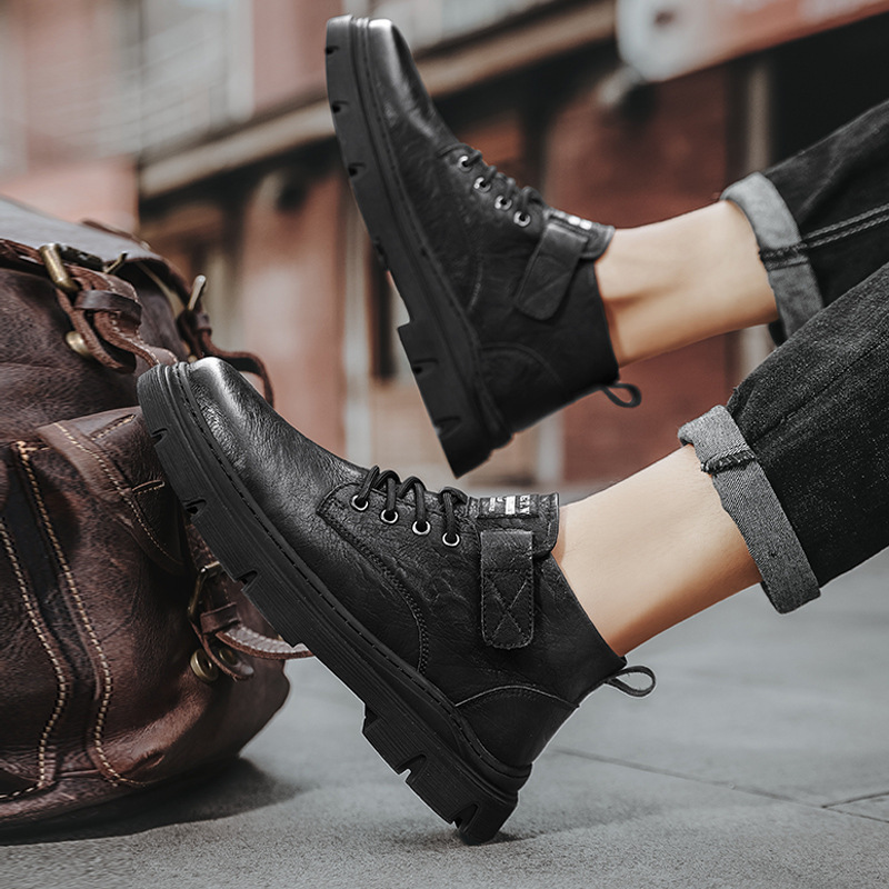 Insulated retro boots, non-slip