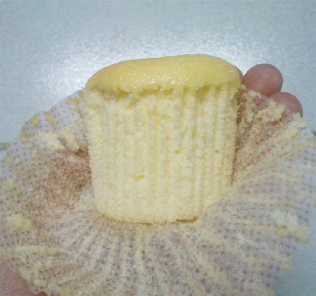 Yogurt Chiffon Cupcake