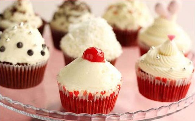 Bánh Cupcake Đỏ Rực