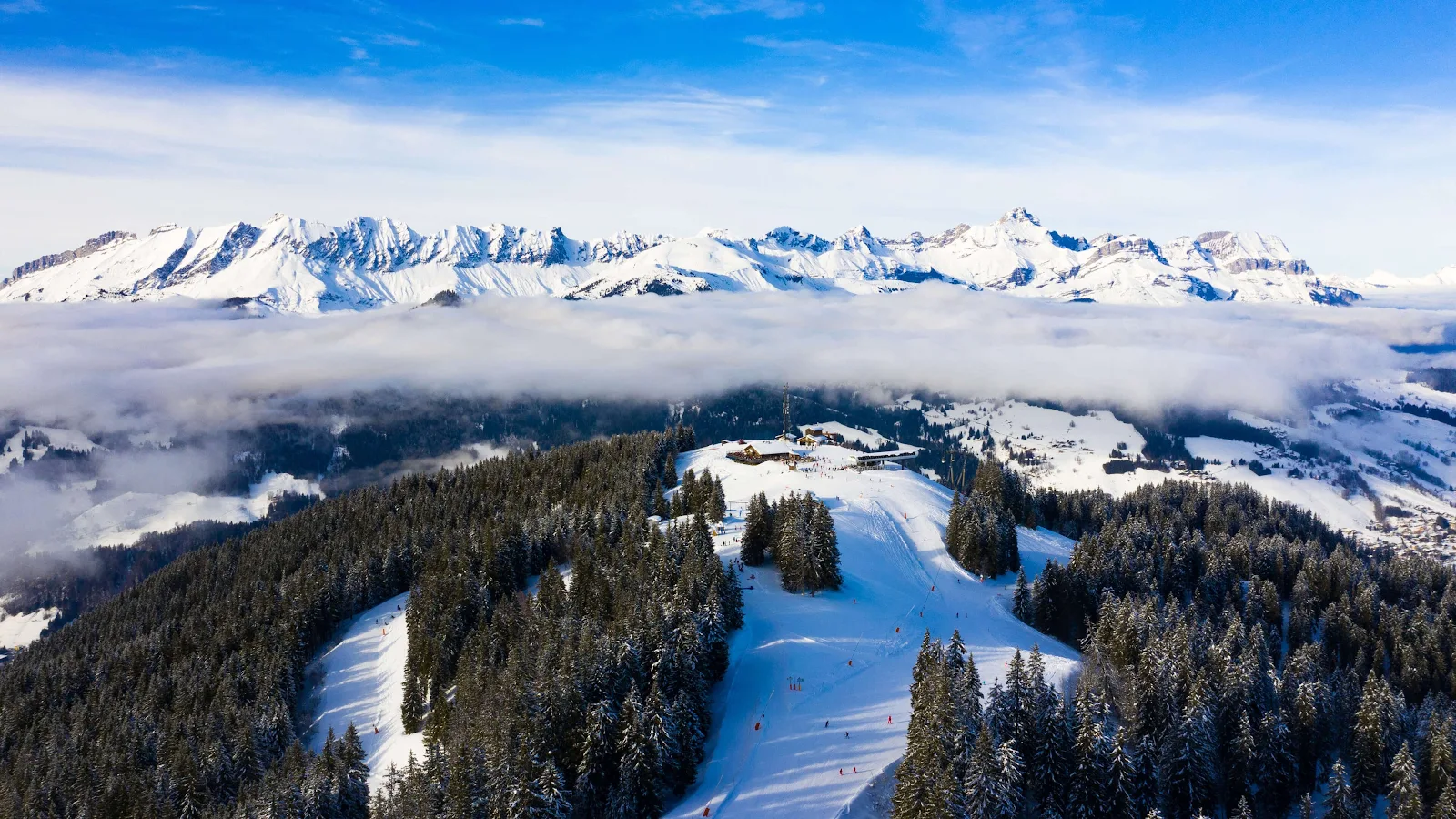 Evasion Mont Blanc 4K Desktop Wallpaper Background [3840x2160] Free Download