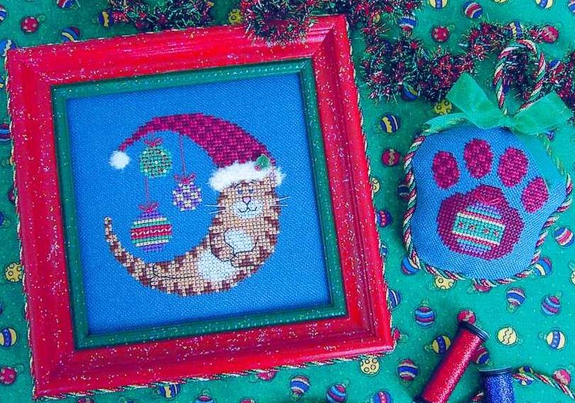 CMP SKCM4 Christmas Kitty Moon