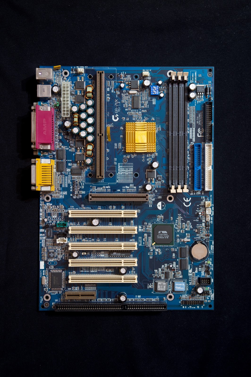 14UGMOKh3-eo7R0g49pChD9LOlzzxmsJN