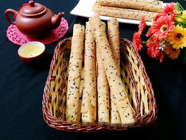 Bánh Trứng Cuộn