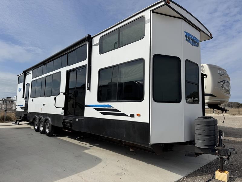 2024 Forest River RV Salem Grand Villa 44 VIEW