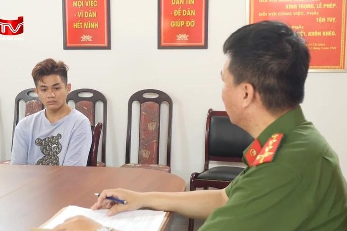 Bắt nhanh nhóm cướp 'tuổi teen' giật túi cụ bà 96 tuổi ngồi xe lăn - Chuyên trang An Ninh Thủ Đô - Báo Công an nhân dân