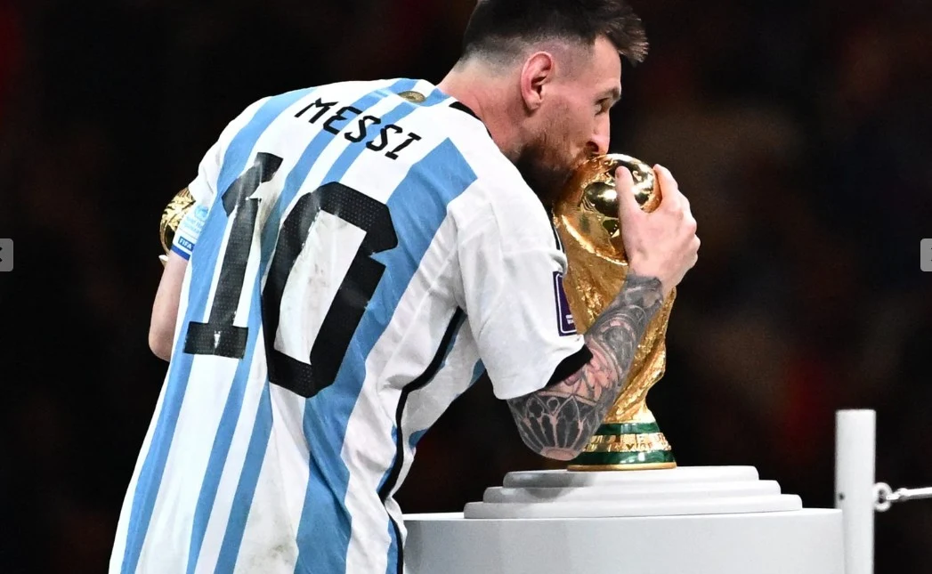 Lionel Messi Goku Dragon Ball comparativa