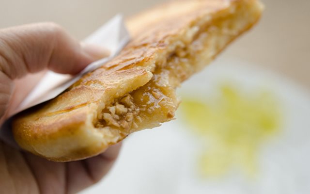 Bánh Bắp Nhân Đậu Phộng