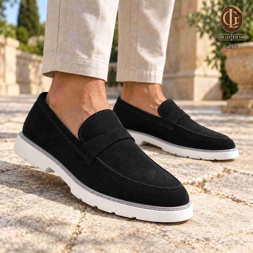 Ca51 03 Ca51 black lifestyle.jpg