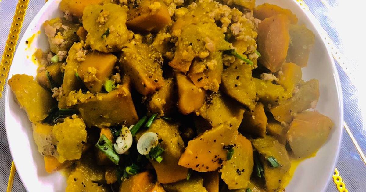 Bí đỏ om thịt