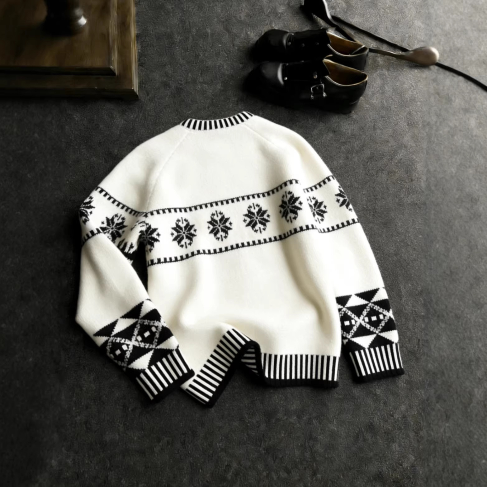 Nordic knitted sweater with jacquard pattern