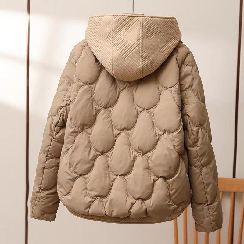 Kurze Damen-Winterjacke mit Kapuze und Lagen-Optik