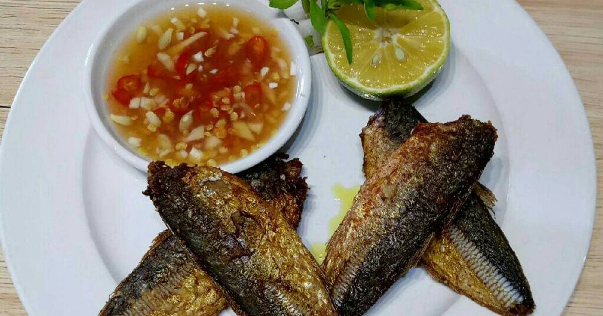 Cá nục Chiên cà ry