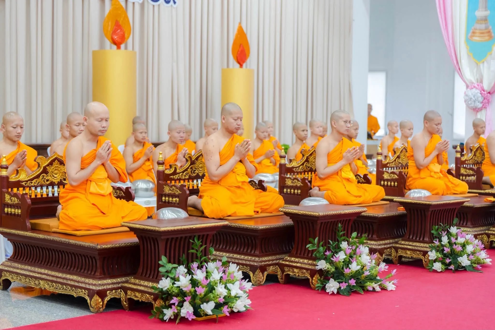 ภาพประกอบ วันอาสาฬหบูชา 2569 …. ฝนตกตั้งแต่เมื่อคืน เมื่อเช้าก็ตกหนักอีก…. คิดไปว่าศรัทธาบ้านขุนจะขึ้นวัดมาทำบุญกันยังไง…แต่ปรากฏว่า ฝนจะตกหนังยังไง ก็ไม่เป็นปัญหาอุปสรรคต่อศรัทธาความเชื่อมั