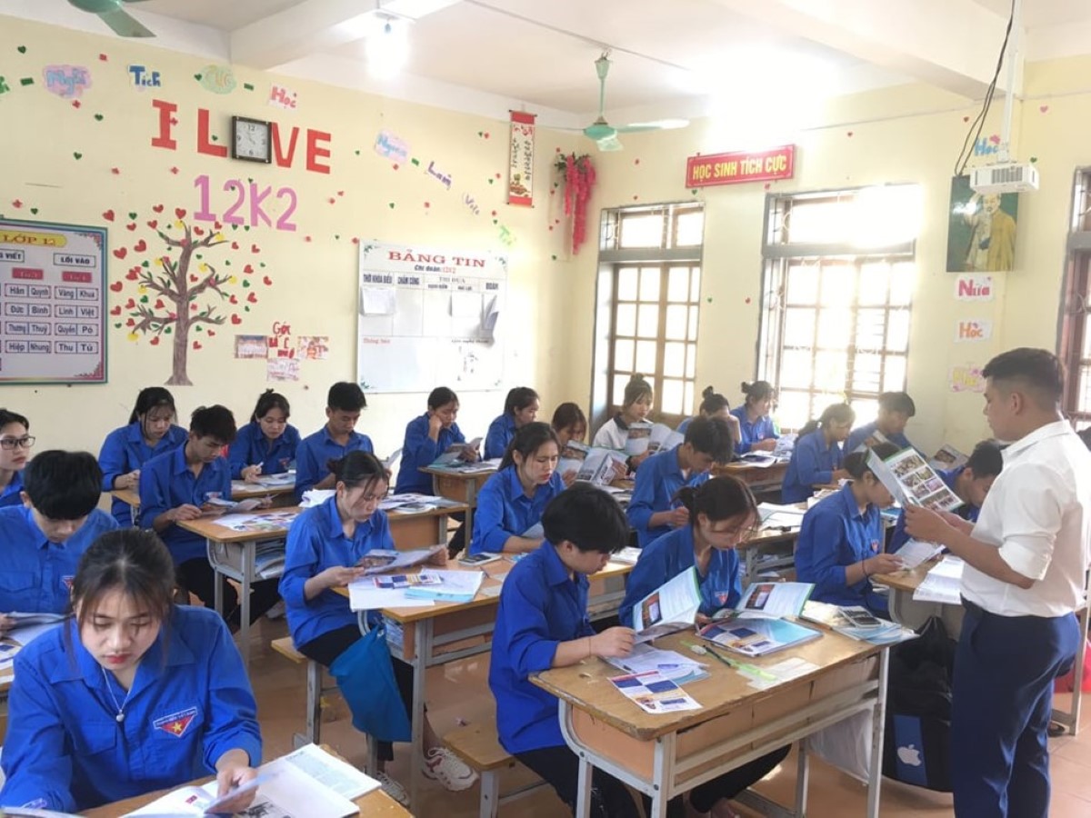 Công tác tư vấn hướng nghiệp, tư vấn tuyển sinh cho học sinh một số trường THPT trên địa bàn tỉnh Sơn La của Trường Đại học Tây Bắc