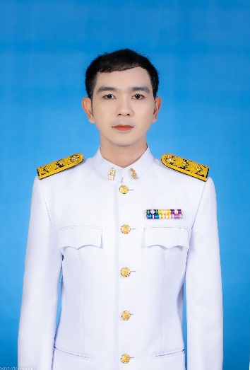 นายวัชระ ใบยูซบ