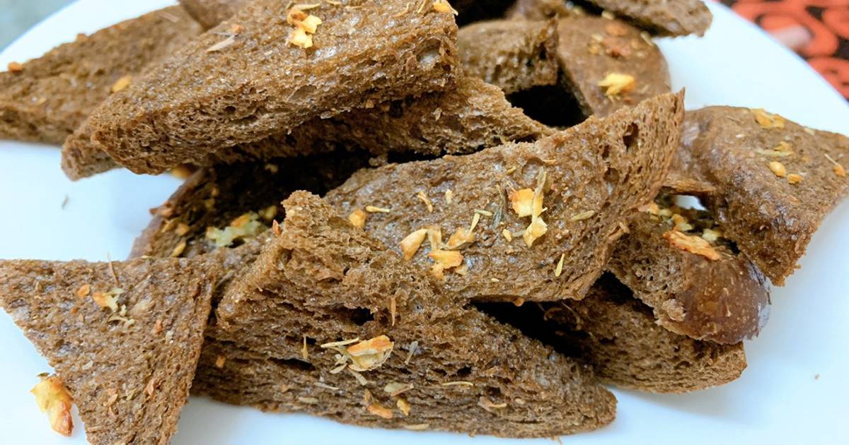 Bánh mì đen nướng bơ tỏi