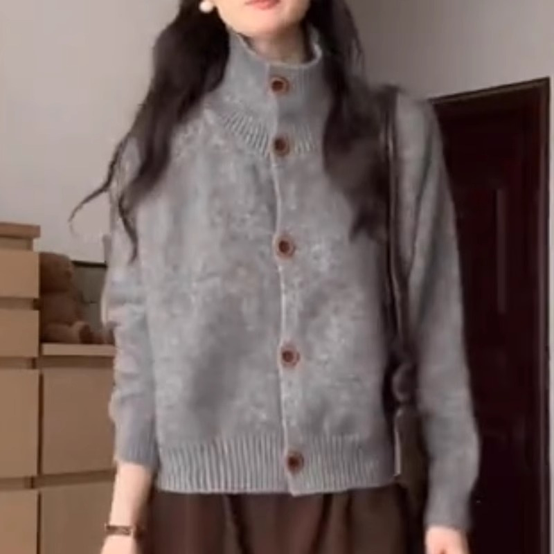 Women's cardigan with turtleneck and button placket