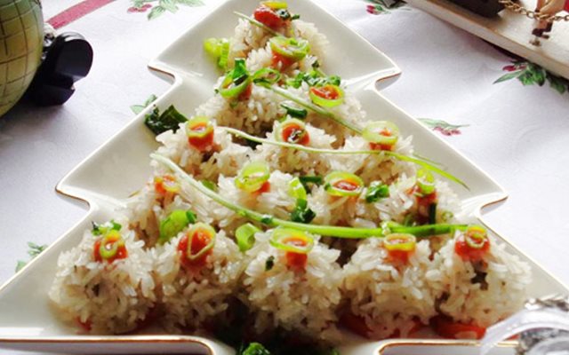 Xôi Bọc Thịt Viên Hình Cây Thông