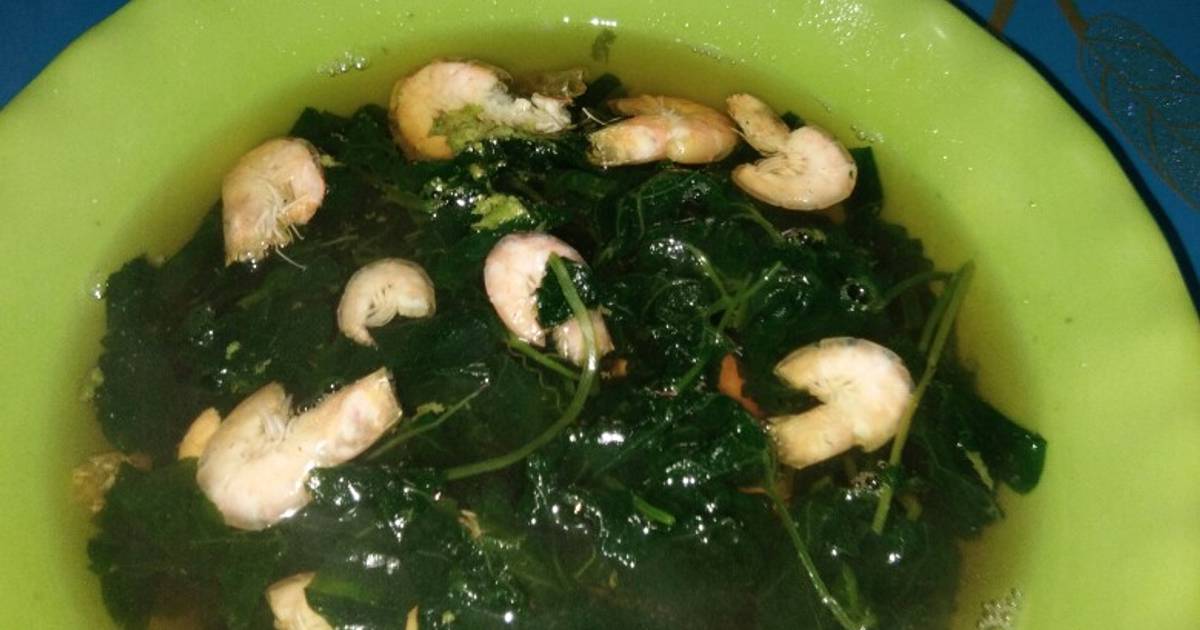 Lá cứt quạ nấu canh với tép