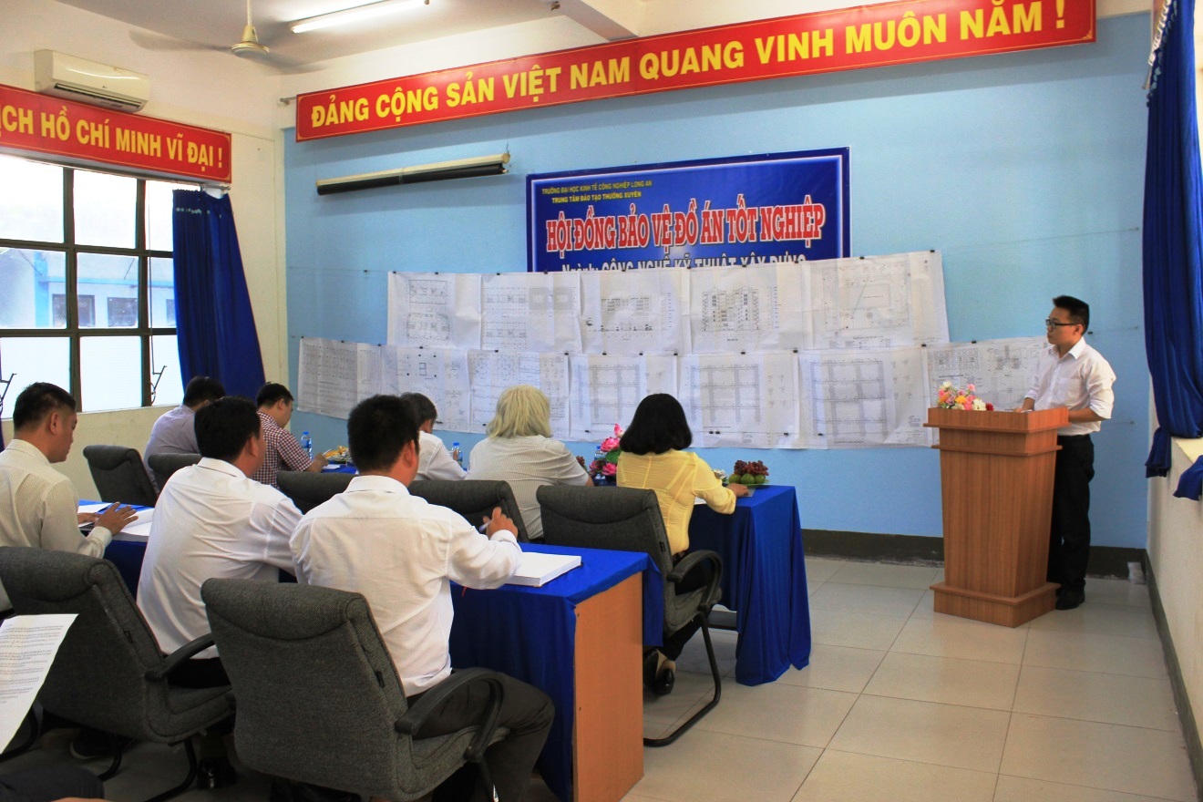 Học viên tự tin bảo vệ trước hội đồng