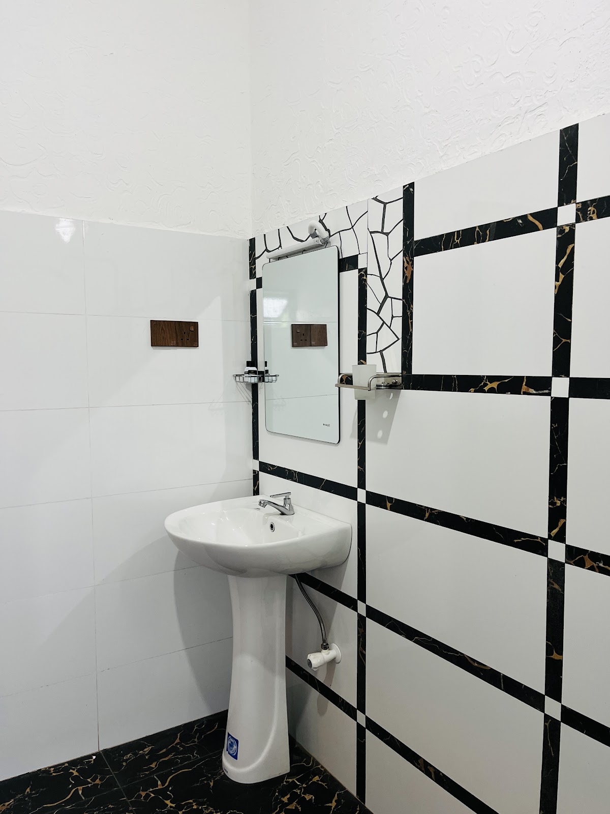 Basic Triple Room - bathroom