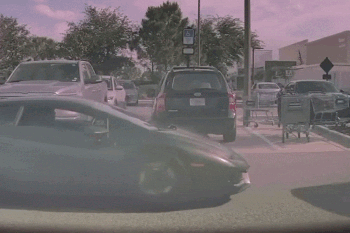 Clip: Nữ tài xế lái bán tải 'đè đầu' siêu xe Lamborghini - Báo Tiền Phong