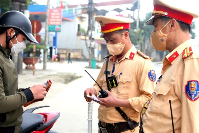Bãi bỏ Nghị định 100 về xử phạt vi phạm giao thông - Đài Phát thanh và truyền hình Hà Nội
