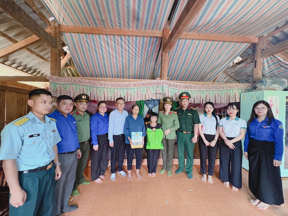 Tuổi trẻ Trường Đại học Tây Bắc triển khai nhiều hoạt động ý nghĩa nhân dịp Kỷ niệm 78 năm ngày Thương binh - Liệt sĩ (27/7/1947 - 27/7/2025)