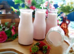 Cho sữa chua vào ngăn mát tủ lạnh bảo quản dùng dần lâu dài.