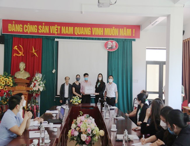 Khoa Khoa học Xã hội thực hiện chương trình trao đổi chuyên môn và tư vấn tuyển sinh tại Trường THPT Bắc Yên