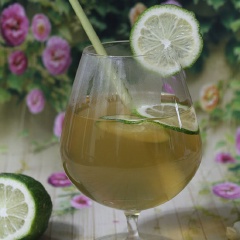 Để cho nguội hẳn thì rót ra ly rồi thêm vài lát chanh vào cùng, cho thêm lá bạc hà nếu có, cho đá bào nếu bạn thích uống lạnh, nếu không dùng hết, bạn cho vào bình, để ngăn mát tủ lạnh 2-3 tiếng rồi lấy ra thưởng thức cũng rất ngon mát, hấp dẫn nhé. Vậy là bạn đã có ngay ly nước chanh sả thơm ngon, chua ngọt rất dễ chịu lại mát lạnh để thưởng thức rồi đấy.