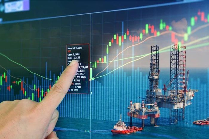 72 giờ đóng mở eo biển Hormuz: Giá dầu đảo chiều, 20.000 thủy thủ kẹt - Báo Tri thức &amp; Cuộc sống