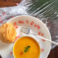Soup bí đỏ nấm tuyết đơn giản và ngon tuyệt. Thích hợp làm món ăn dặm dinh dưỡng cho các bé, nhất là bé trong giai đoạn tăng trưởng nhanh nhé! Các bà mẹ có con xo thì còn chần chờ gì mà không triển thử ngay nào!