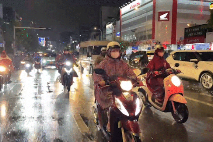 Tối nay đến sáng 8-5, nhiều nơi có mưa dông - Báo Sài Gòn Giải Phóng
