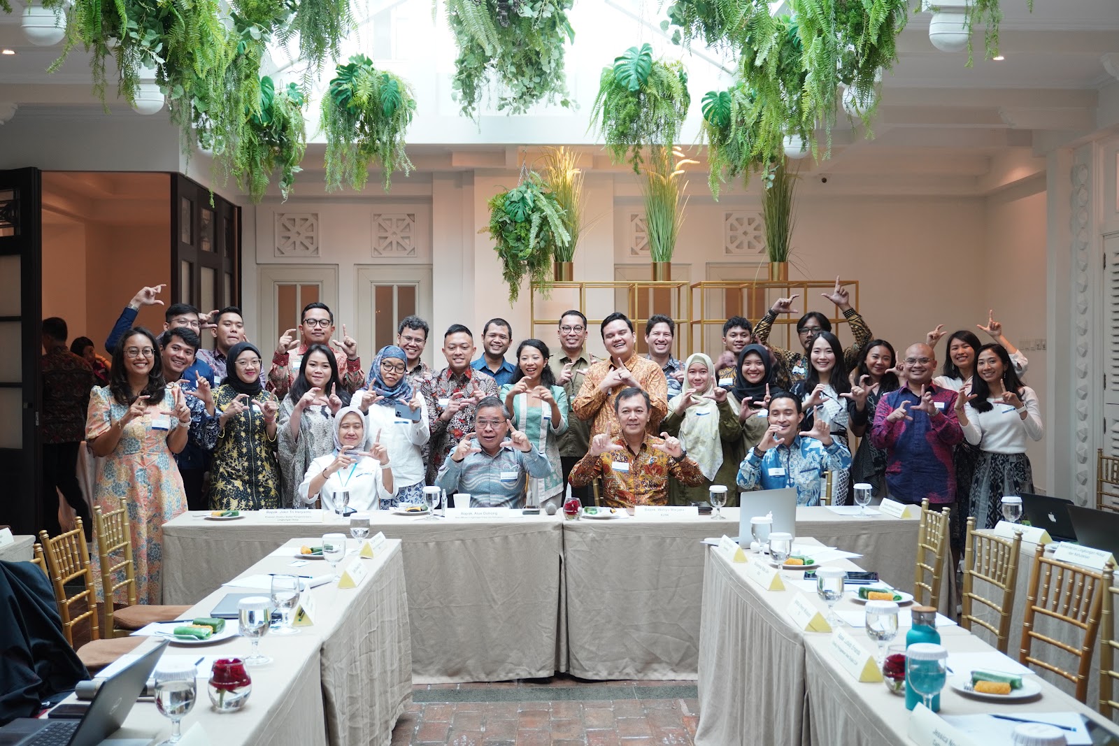 CarbonEthics, IABA, ICDX, government representatives, businesses, and civil society organizations at Warkop Karbon Indonesia