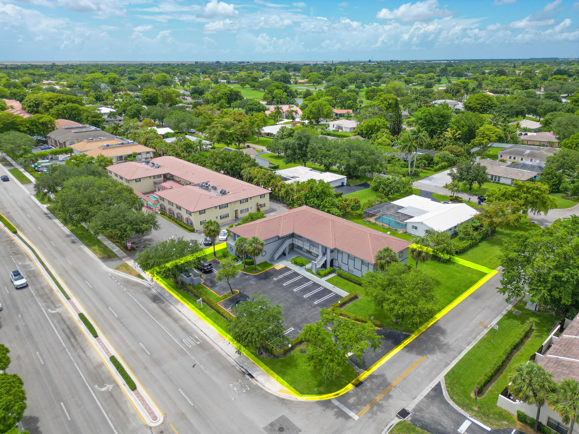 7 Large Units On Nearly A 1/2 Acre property photo 2