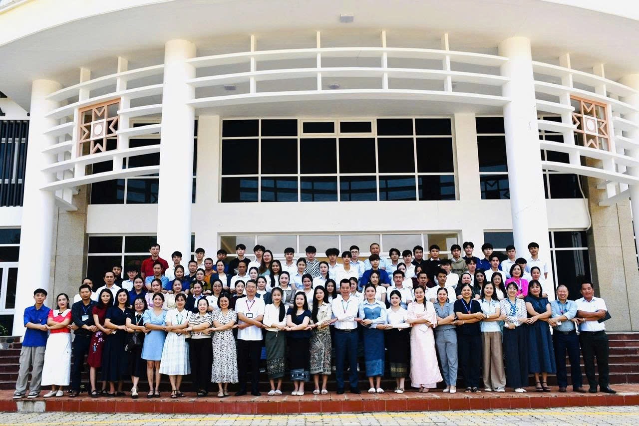 Trường Đại học Tây Bắc tổ chức tiếp nhận 72 lưu học sinh Lào nhập học năm học 2026-2027
