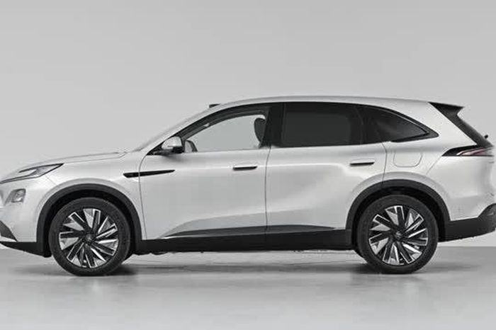 SUV PHEV dài hơn 4,8 mét, mạnh 381 mã lực, giá hấp dẫn - Tạp chí Doanh Nghiệp Việt Nam