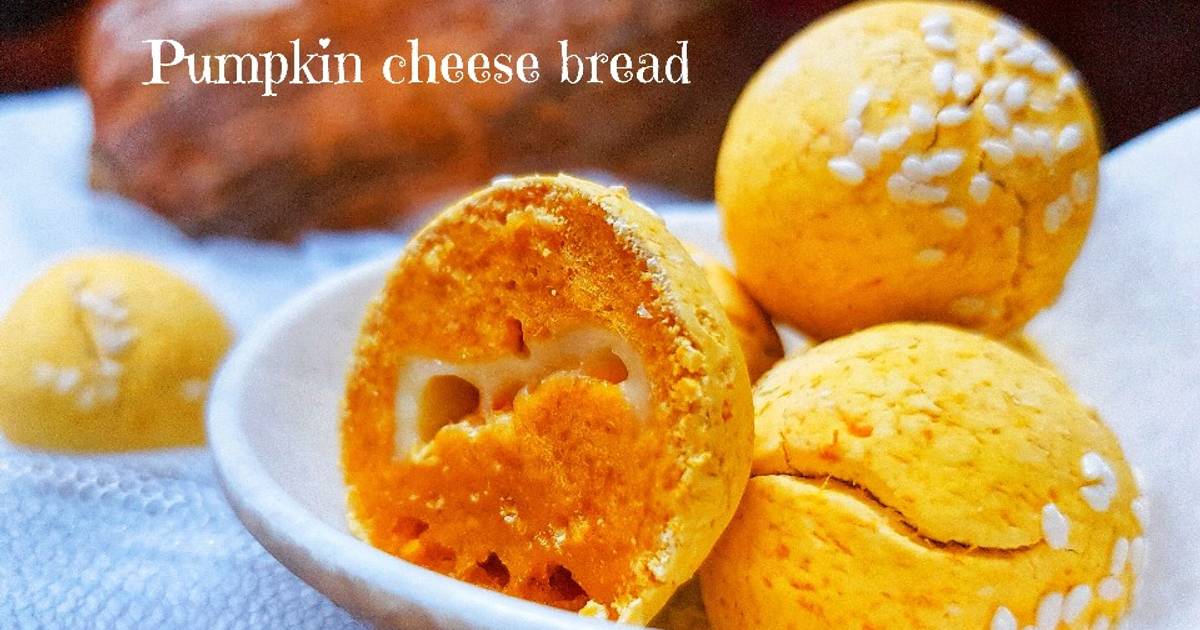 Bánh mì bí đỏ phô mai (Emmy 10m+)
