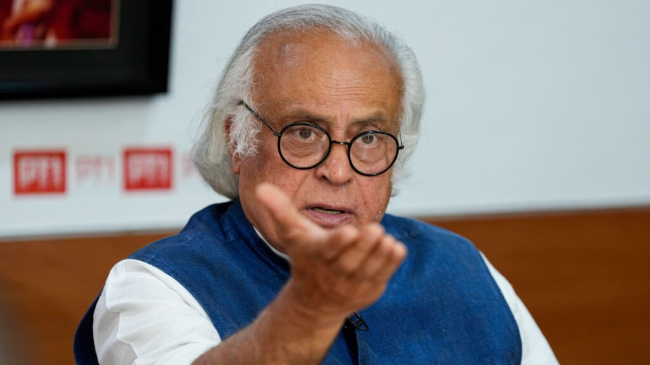 Congress Taunts Modi with 'Bewafa' Over Trade Remark