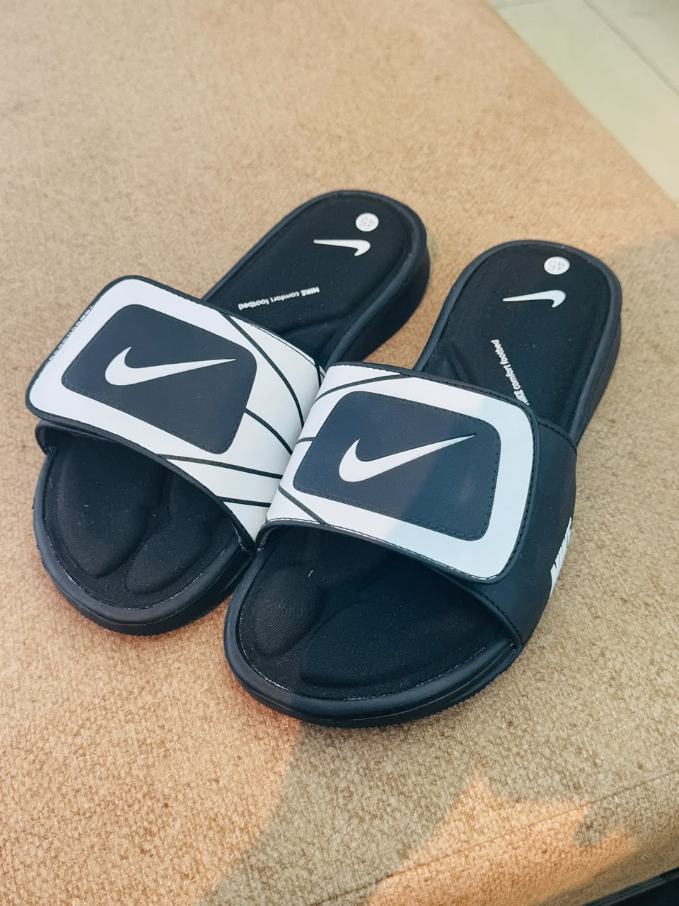 Slides Nike Black White