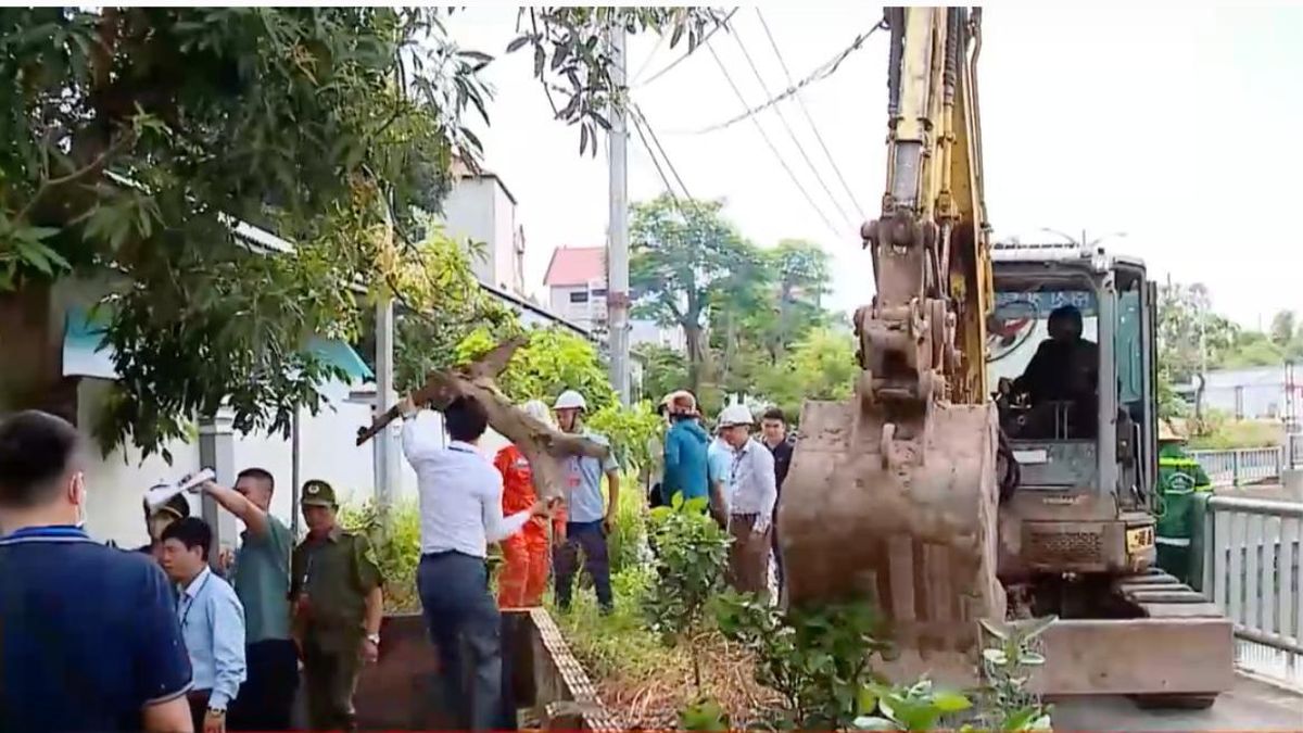Xã Vĩnh Thanh cưỡng chế công trình vi phạm trên đất công - Đài Phát thanh và truyền hình Hà Nội
