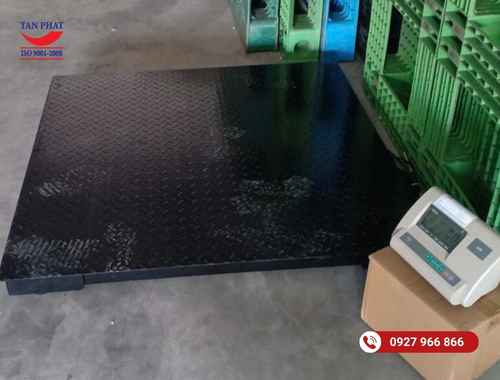 Cân bàn điện tử 1000kg do Tân Phát sản xuất