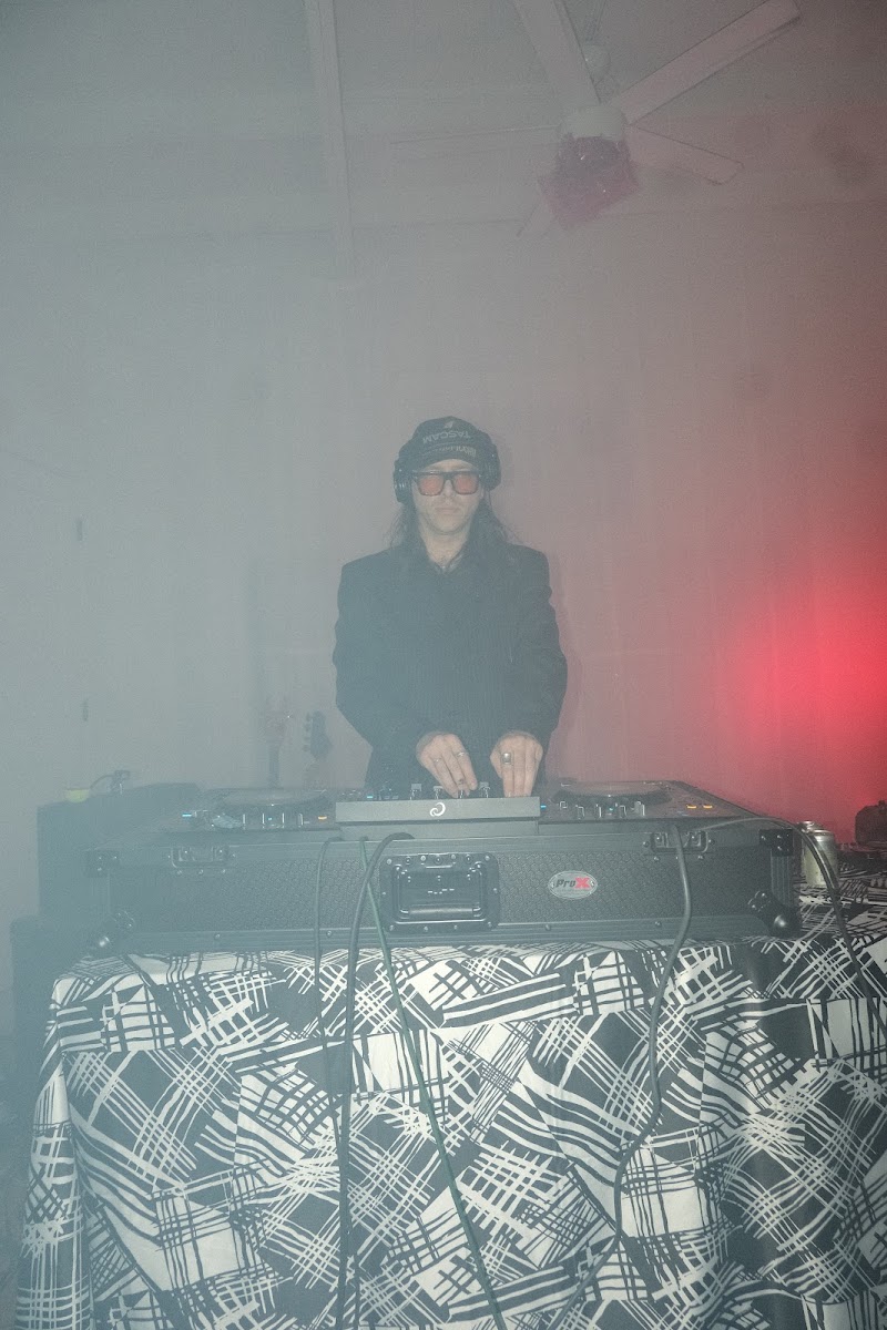 @tlau.photos_thelostandunfounds_2026-03-29_austin_last_night_022