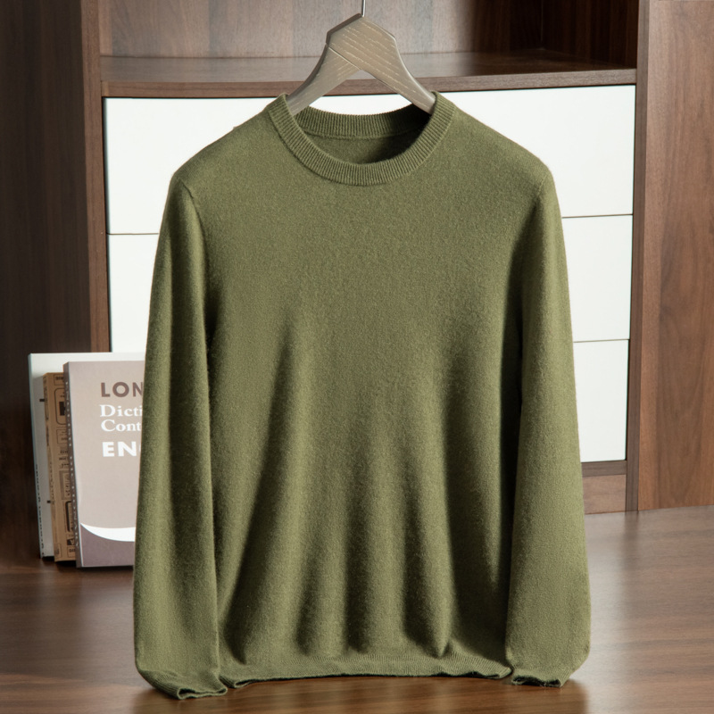 Men's wool sweater with stand-up collar, loose and warm
